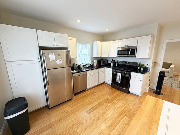 3rd image of 67 Old Harbor St