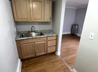 332 Hanover St APT 6, Manchester, NH 03104