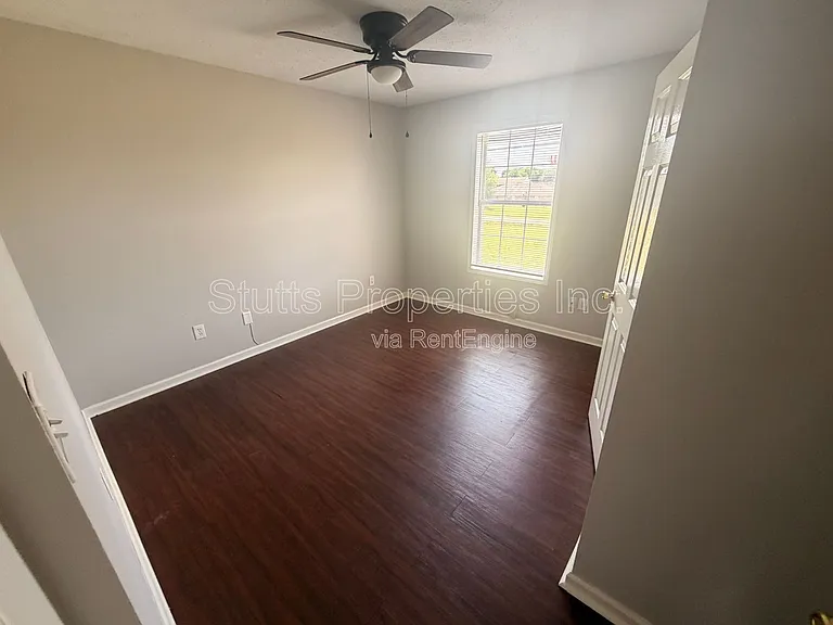 406 Jackson Ave #C — Photo 6