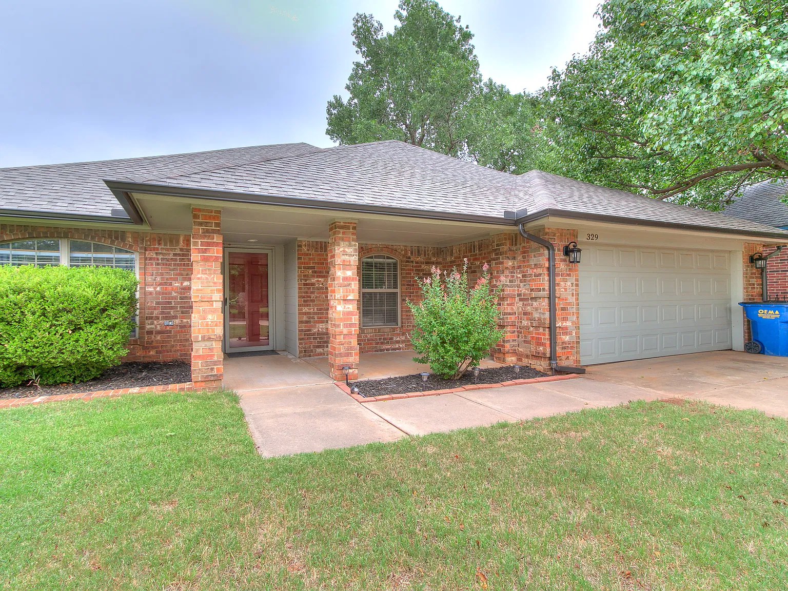 3 bed, 2098 sqft, $1,850 — Photo 1