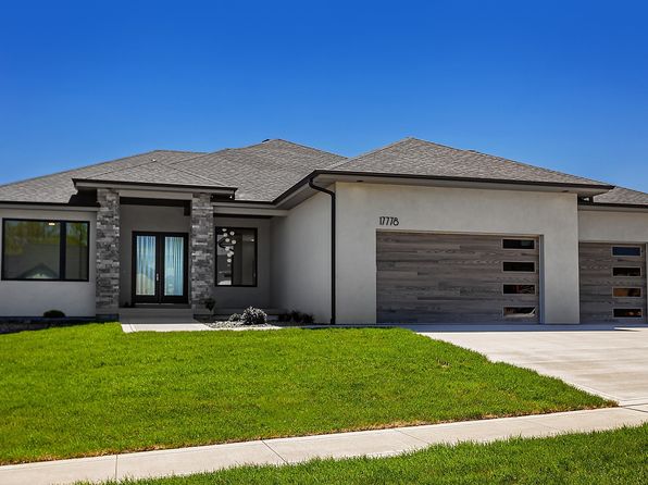 17778 Hammontree Dr, Clive, IA 50325
