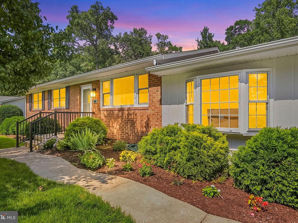 1st image of 8618 Lantern Ln