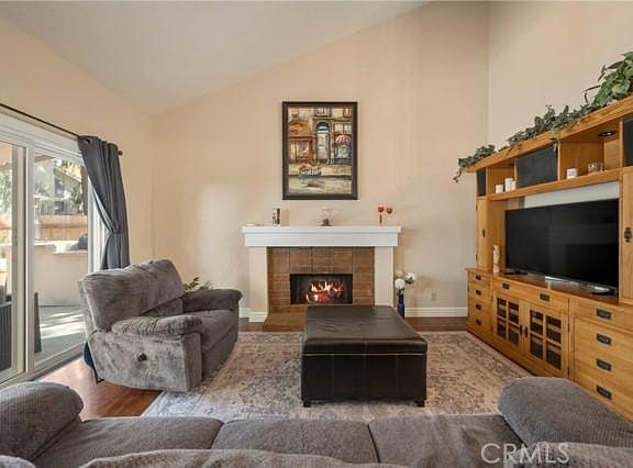 4th image of 25281 Oakglen Ave