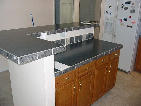 Island/bar for food prep.