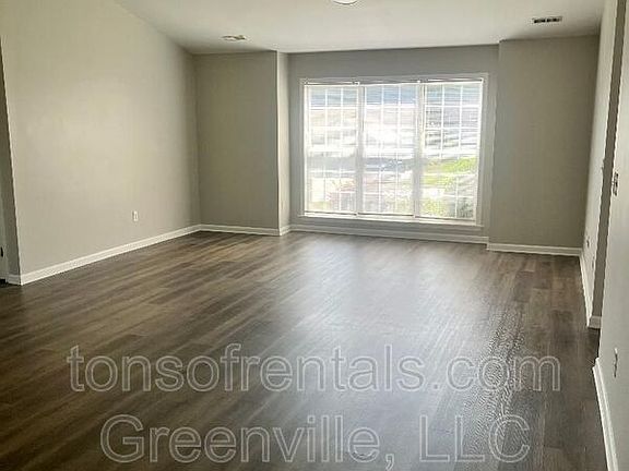 5th image of 7 Stonington Way