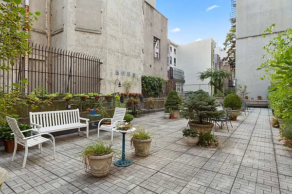 Rented by Compass | media 19