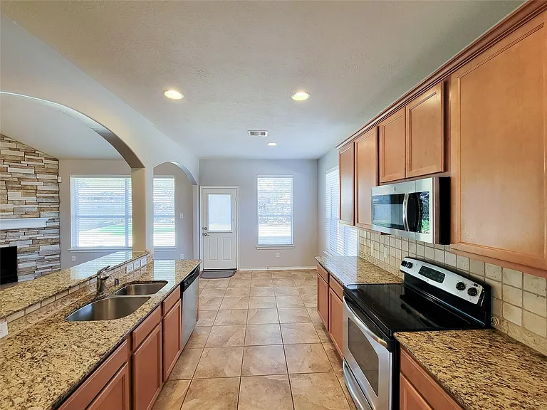 24502 Evangeline Springs Ln — Photo 9