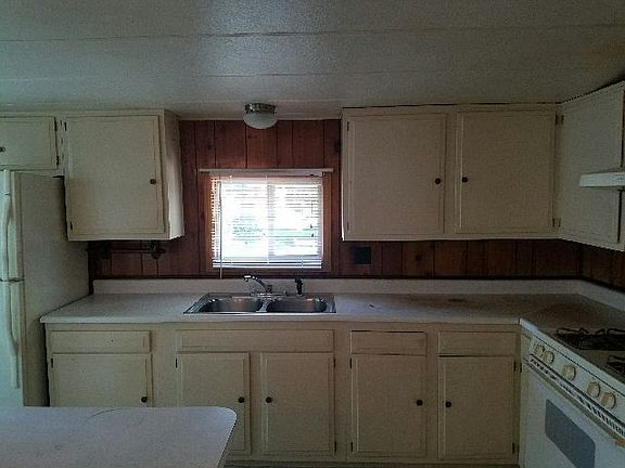 3rd image of 488 Blackbird Ln #488