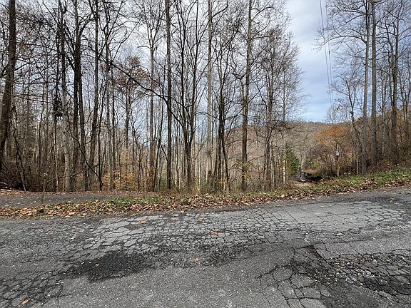 2nd image of 7 Deer Ridge Rd