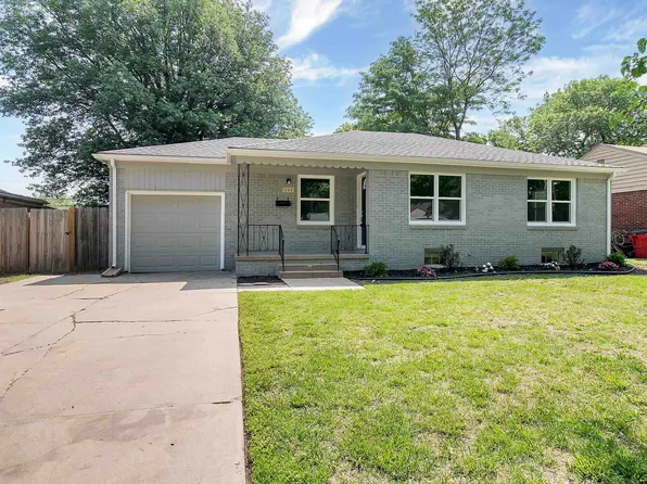 1208 Waverly St, Wichita, KS 67218
