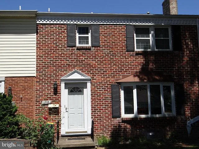 1005 Orchard Dr photo 1