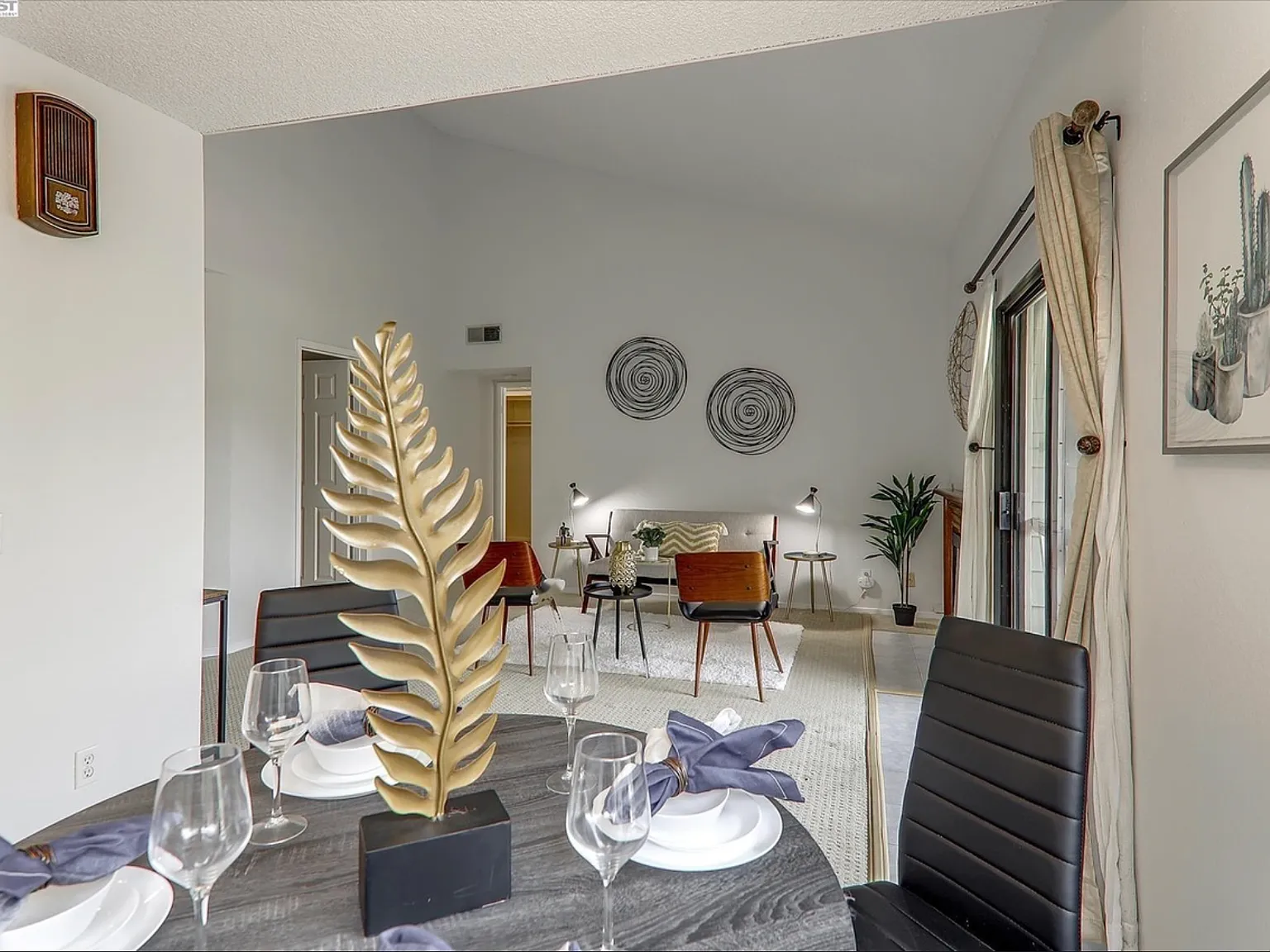 2 bed, 936 sqft, $2,595 — Photo 2