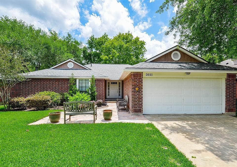 1st image of 2031 Victoria Garden Dr