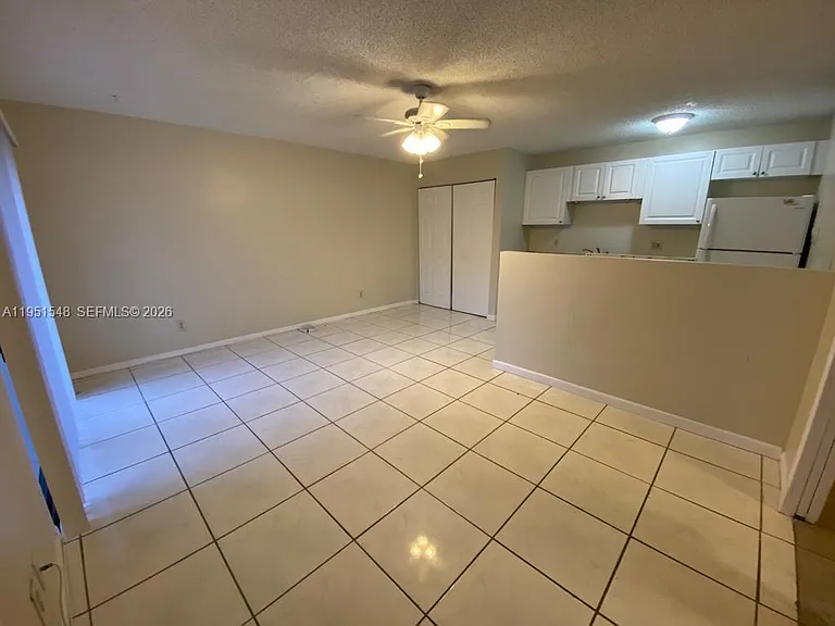 629 Executive Center Dr — Photo 21