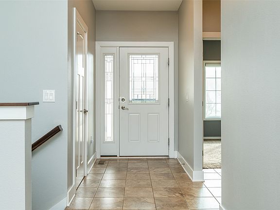 2nd image of 2945 Windsor Dr