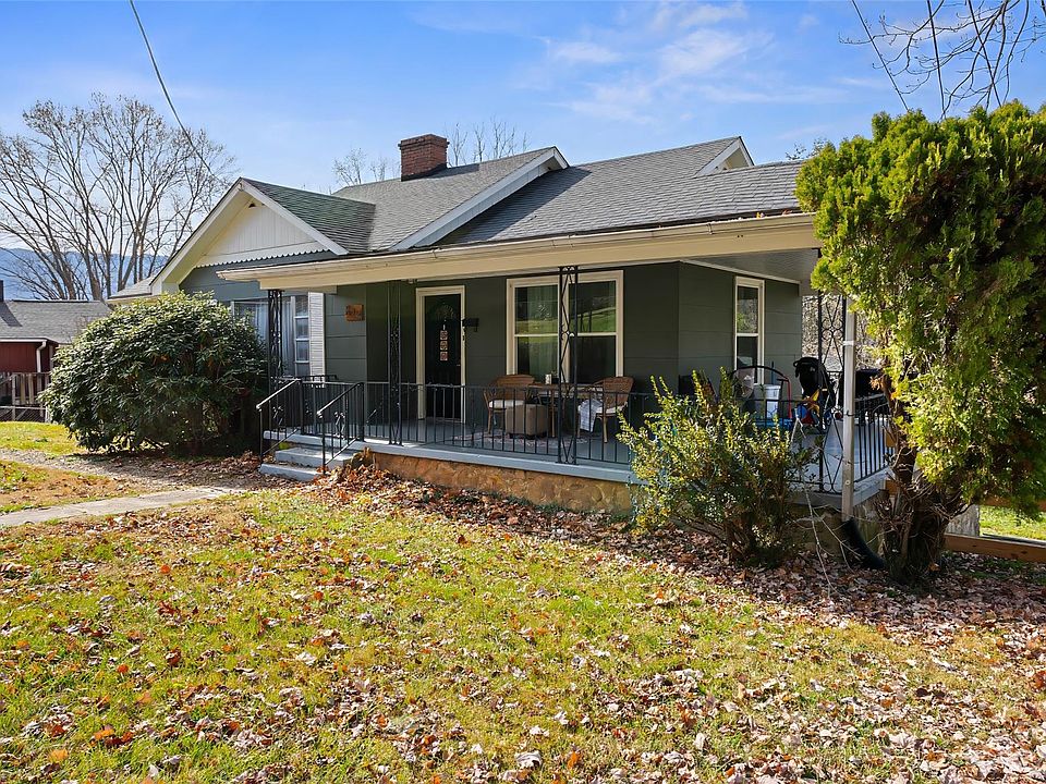 824 Brown Ave, Waynesville, NC 28786 Zillow