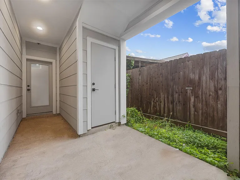 2056 Johanna Dr #D — Photo 21