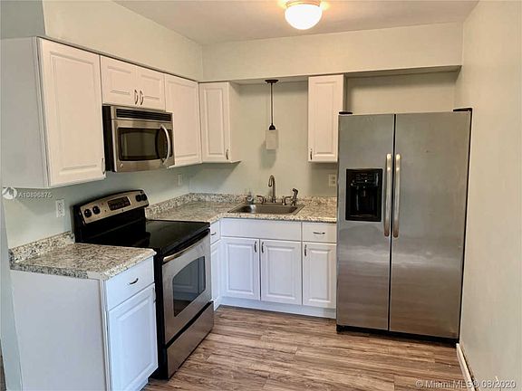 3rd image of 411 SW 11th Ave #2
