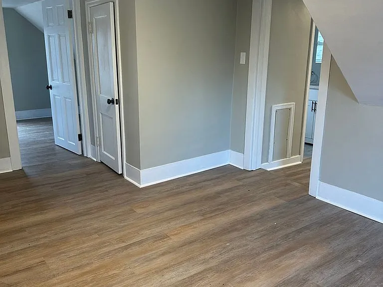 1317 Stoughton Ave — Photo 4