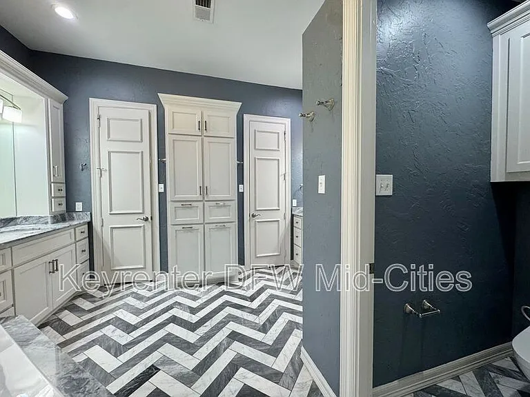 2417 Creekside Cir S — Photo 11