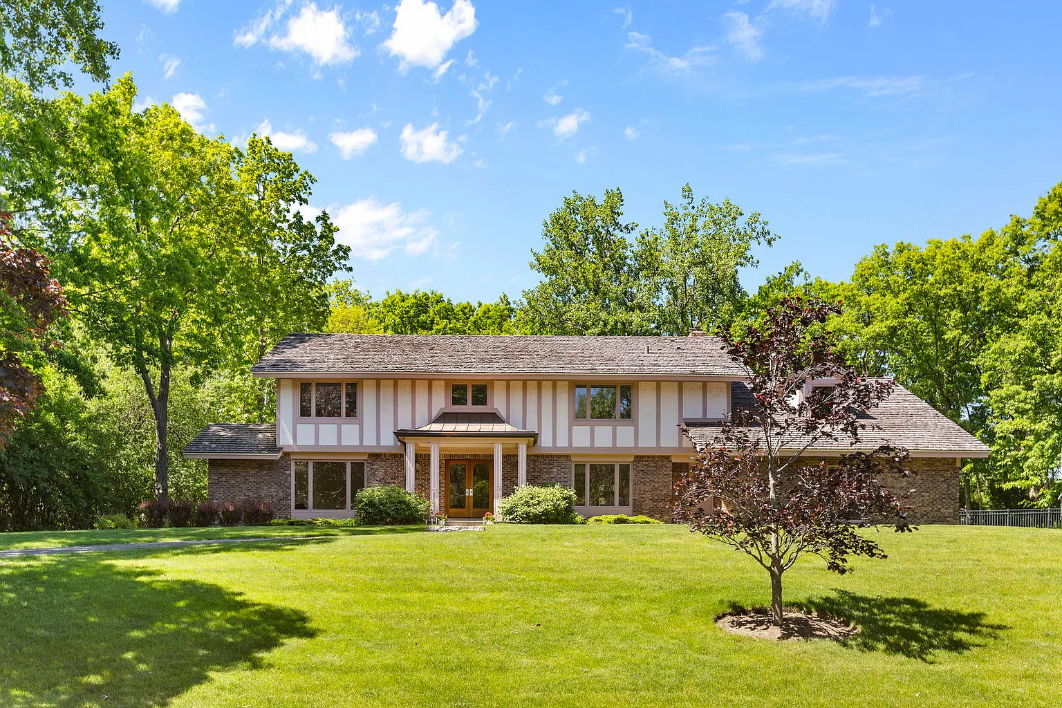 868 McCormick Dr photo 1