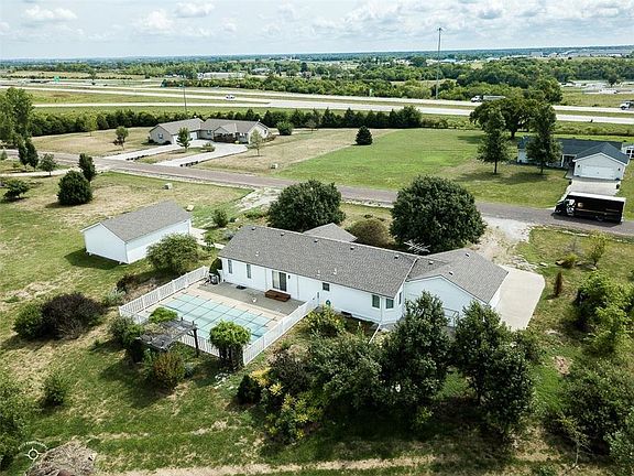 3rd image of 238 Kelsey Dr