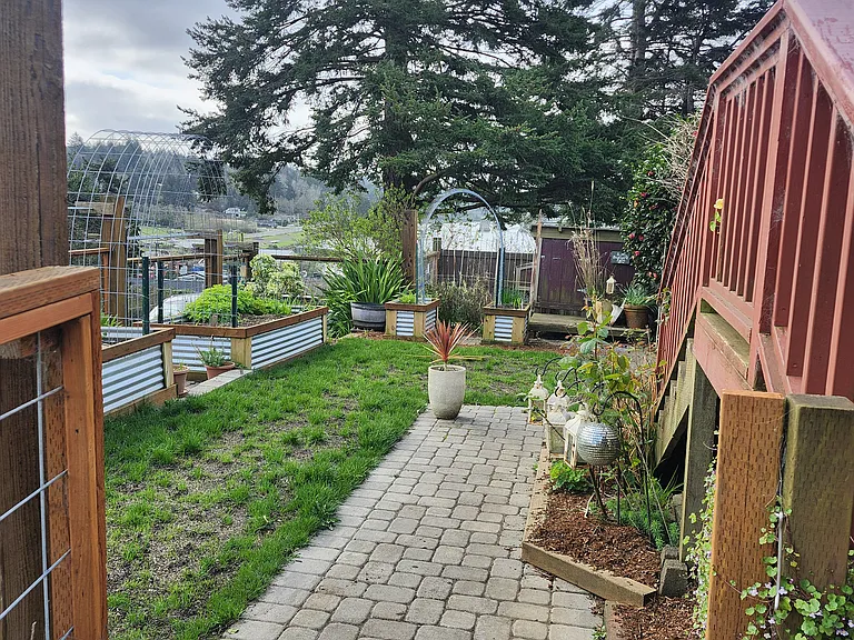 439 4th Ave — Photo 22