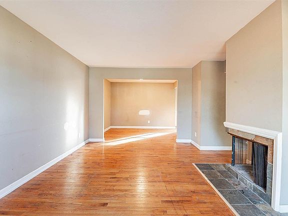 3rd image of 2560 Dukeland Dr