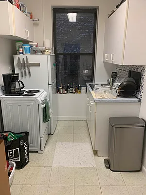 Rented by M.Grossman R.E. Management | media 15