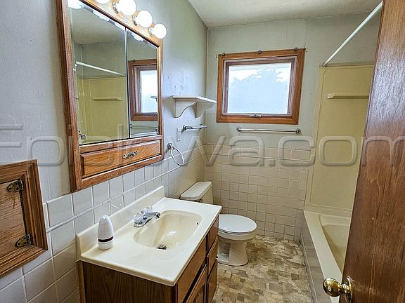 4th image of 167 Red Wing Rd SW
