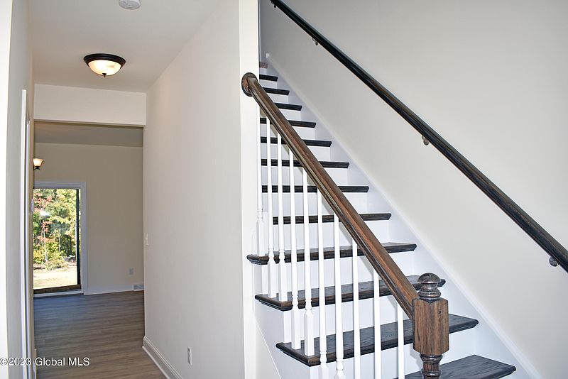 3rd image of 54 Huntington Way