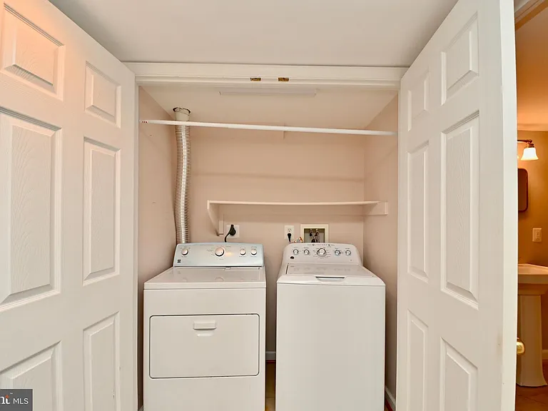 10048 Wood Sorrels Ln — Photo 36