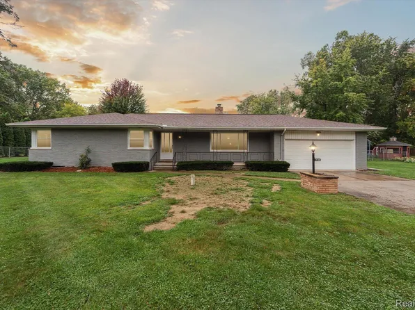 7148 Brittwood Ln, Flint, MI 48507