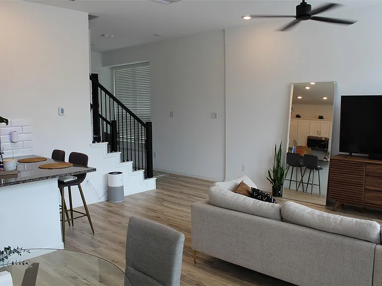 4203 Champlain Way — Photo 16