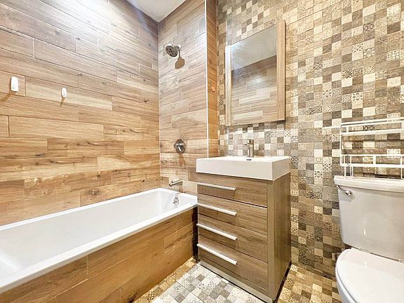 3rd image of 484 Harman St #1F