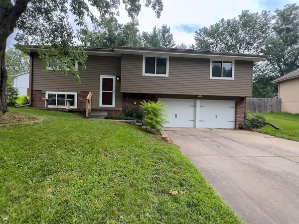 7905 Elm Dr, La Vista, NE 68128