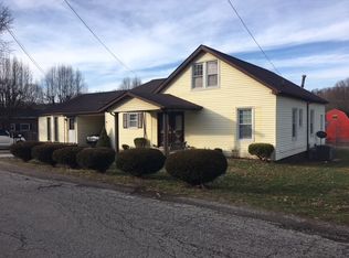 6280 1/2 Division Rd, Huntington, WV 25705