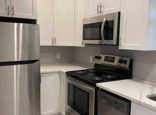 95 Aikman Ave #2, Hamilton, ON L8M1R1