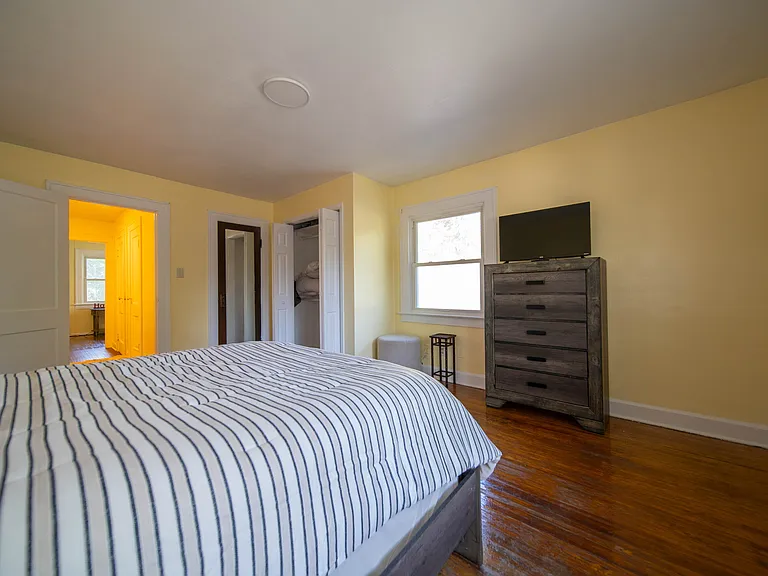 5446 N College Ave — Photo 19