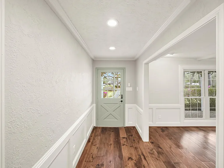 13835 Jarvis Rd — Photo 8