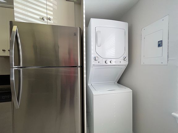 5th image of 1502 Heights Blvd APT 2