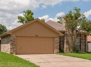 803 Wind Brooke Dr, Arlington, TX 76001