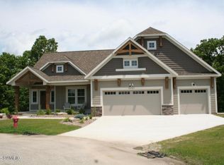 2898 Kissing Rock Ave, Lowell, MI 49331