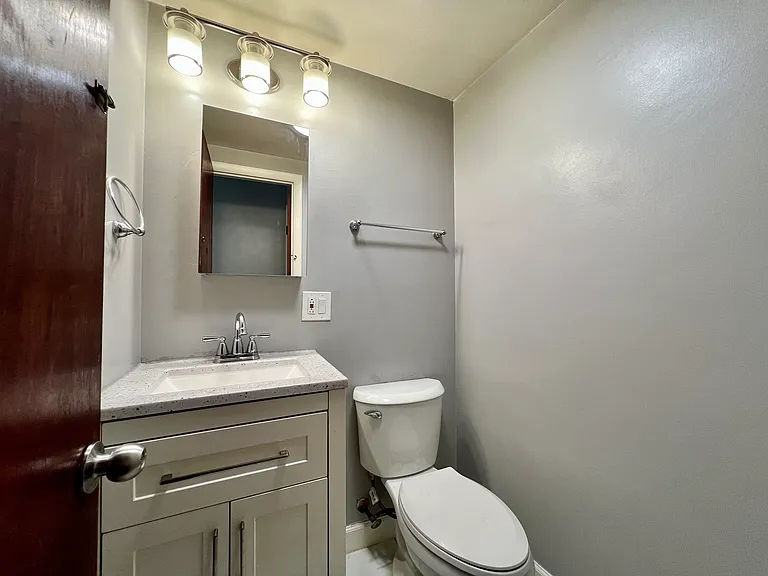 1414 W Chase Ave #D — Photo 7