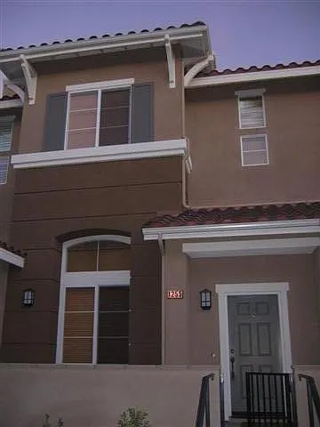3 bed, 2.5 bath, 1400 sqft, $3,895 — Photo 1