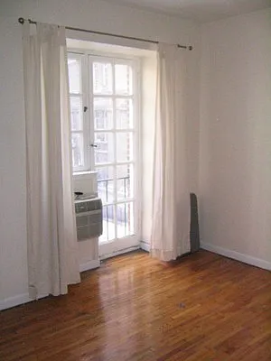 Rented by Adina Realty | media 12