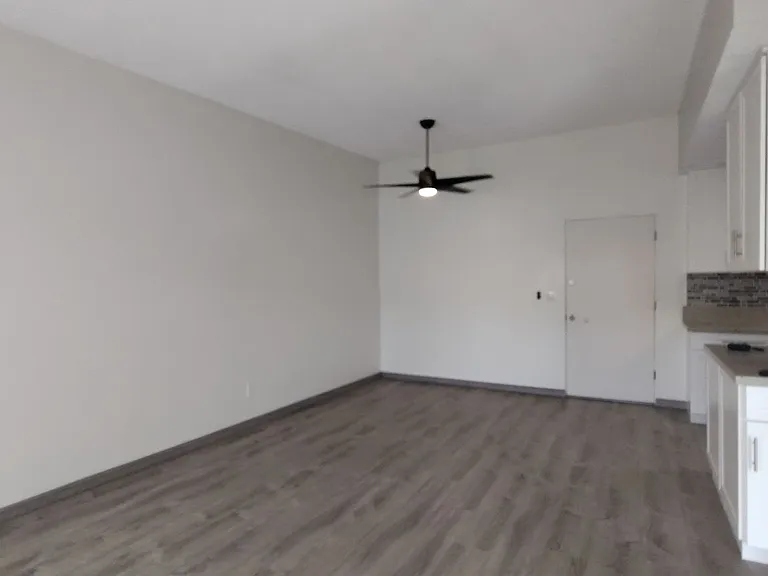 Herschel Apartments — Photo 4