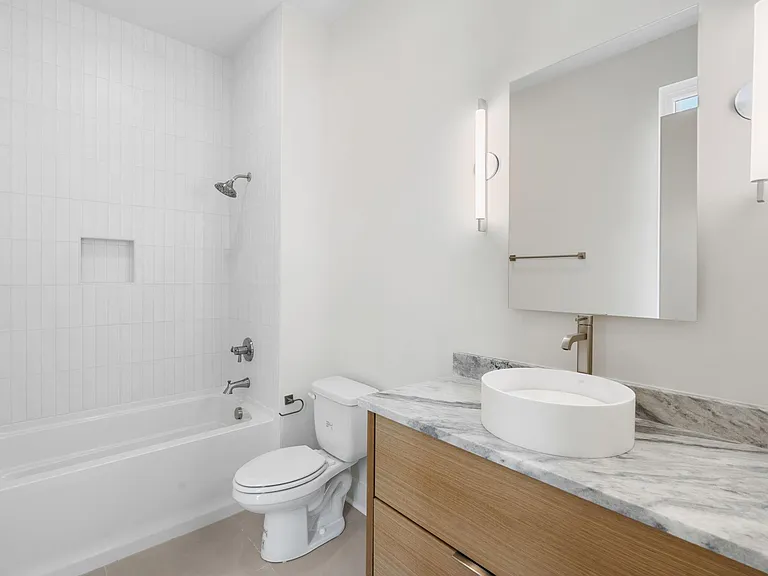 Bedroom 3 Ensuite Bathroom