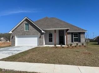 10300 Caroline Dr, Gulfport, MS 39503