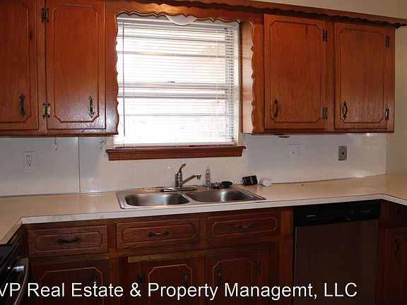 5th image of 2104 Connie Dr